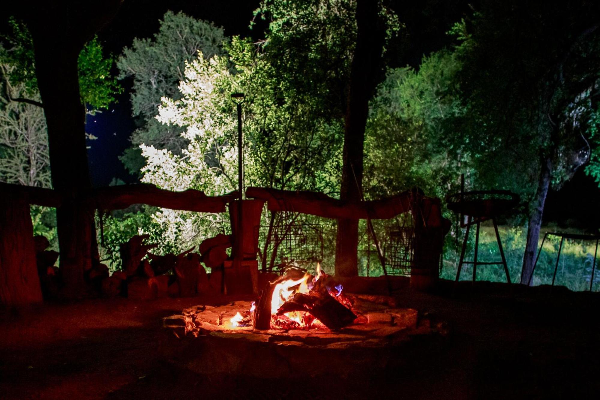 Sable Creek Safari Lodge ツァニーン エクステリア 写真