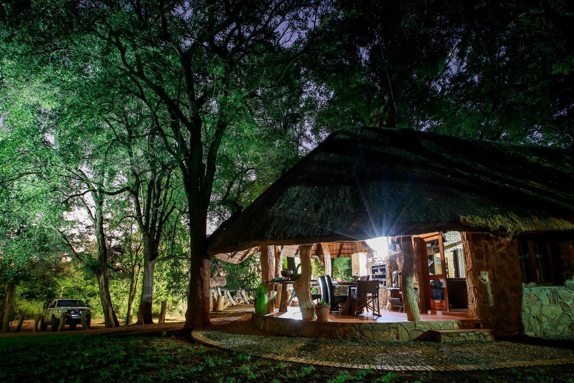 Sable Creek Safari Lodge ツァニーン エクステリア 写真